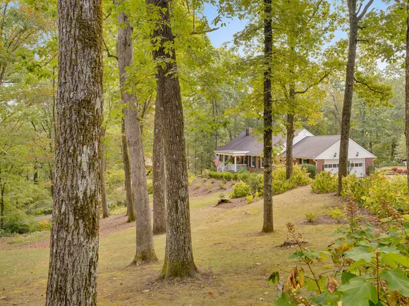 106 Robin Hood Trl, Lookout Mountain, GA 30750