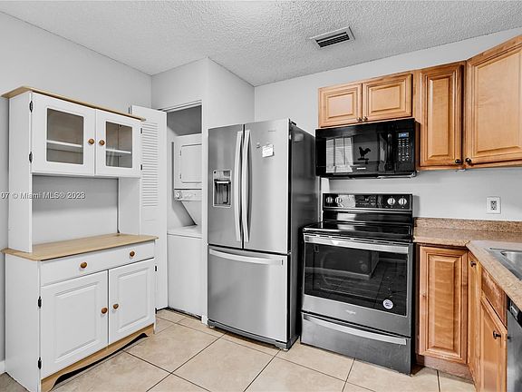 5th image of 1044 Coral Club Dr #1044