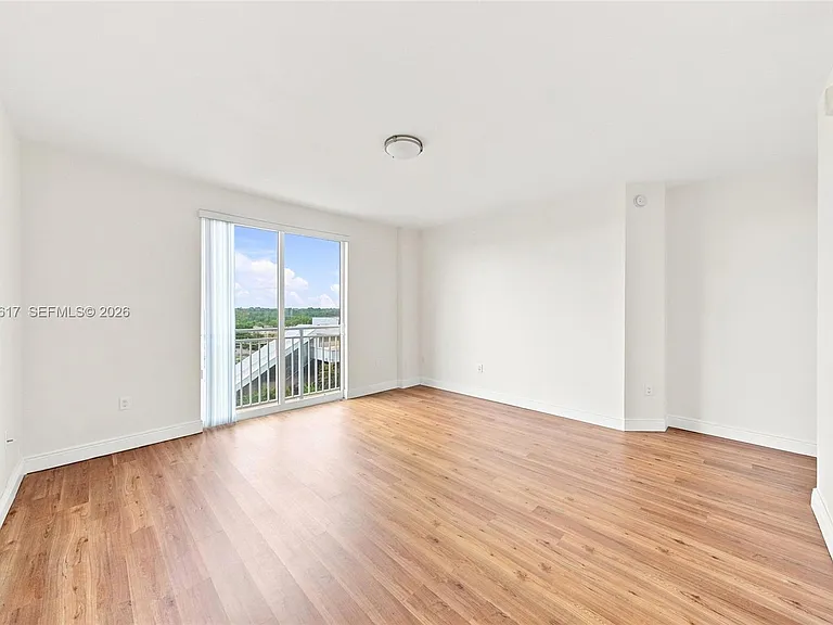 7275 SW 90th Way #508 — Photo 3