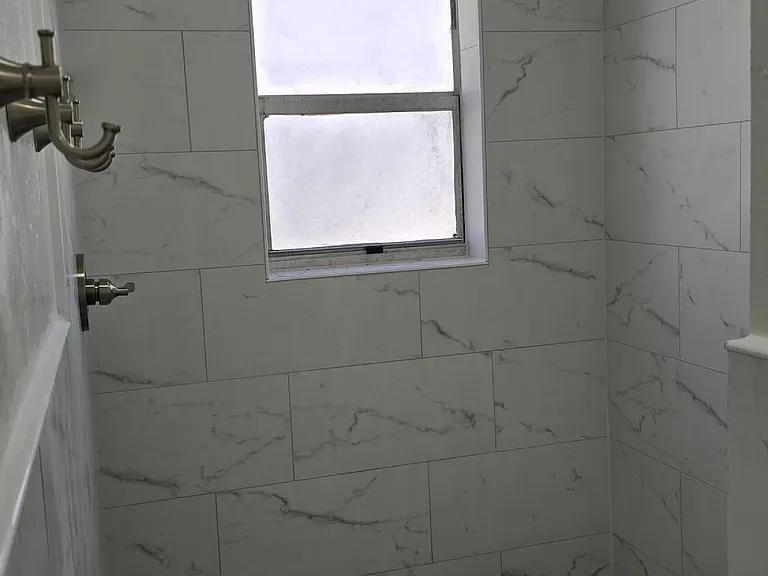 20 NW 7th Ave #6 — Photo 9
