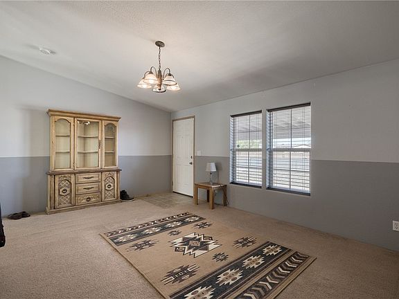 5th image of 1916 E Plantation Rd