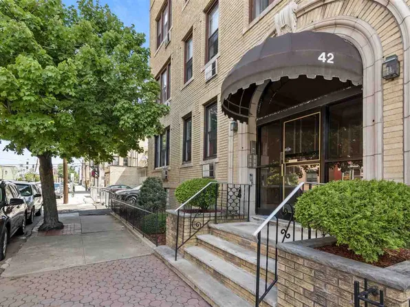 42 Van Wagenen Ave #10, Jersey City, NJ 07304