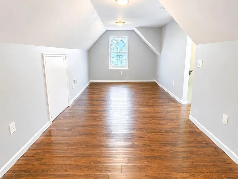273 Oak St #2 — Photo 11