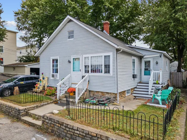 559 Dix Street, Manchester, NH 03103