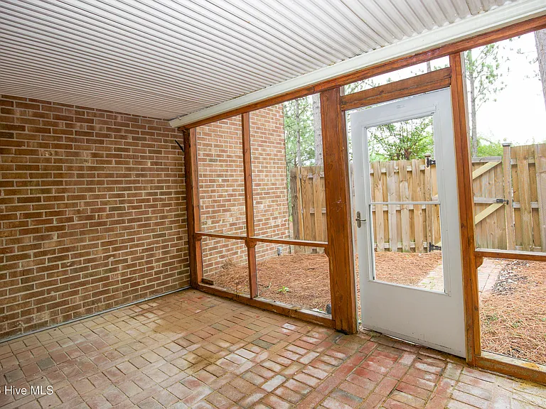 131 Racquet Ln — Photo 74