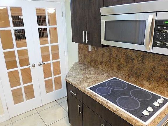 5th image of 6960 Miami Gardens Dr APT 2-530A