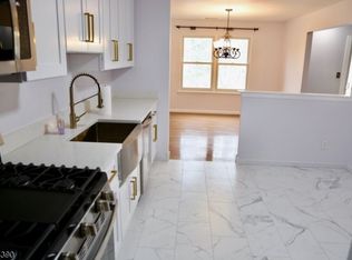 20 Rebecca Rd #1812, East Hanover, NJ 07936