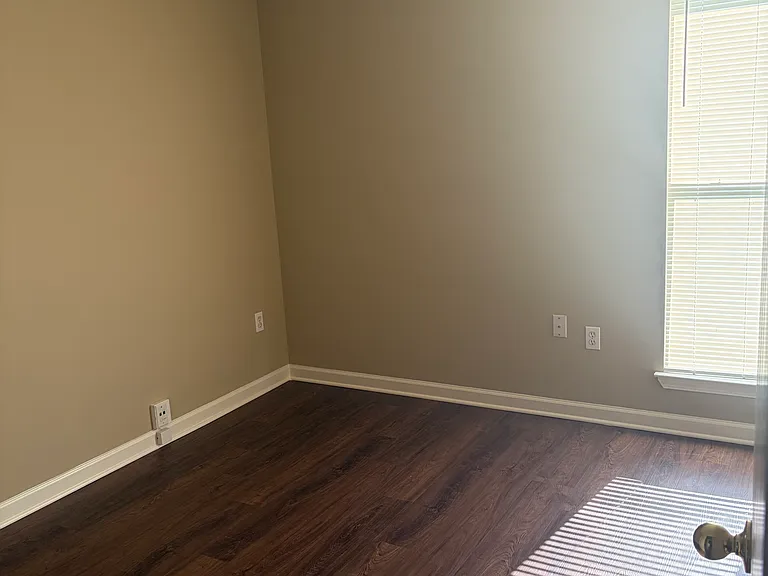 9111 Kirkwood Ln — Photo 8
