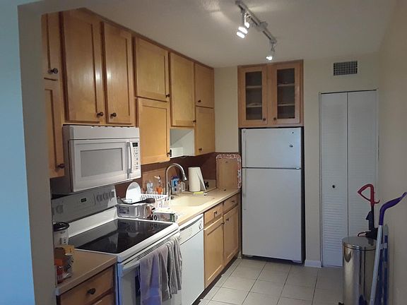 3rd image of 265 114th Ave N Unit 1