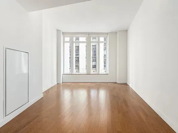 15 William Street 19H image 1 of 14