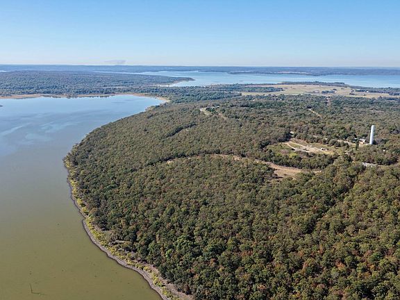 3rd image of 1372 Bristow Point Rd