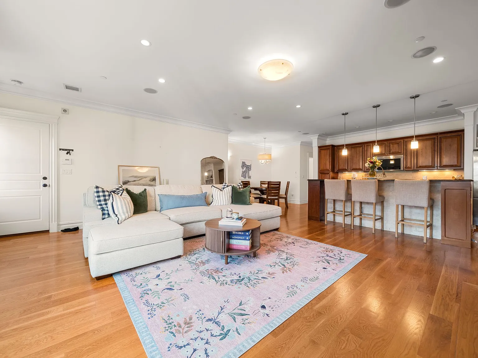 2 bed, 1495 sqft, $5,000 — Photo 2