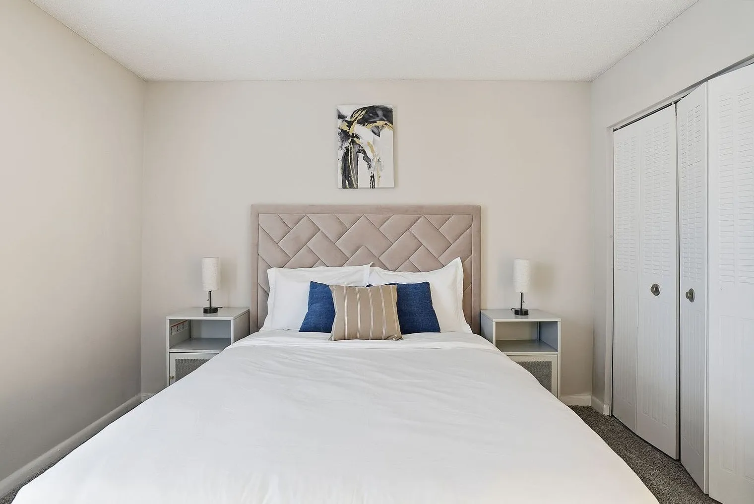 1 bed, 1.5 bath, 11194 sqft, $2,541 — Photo 3