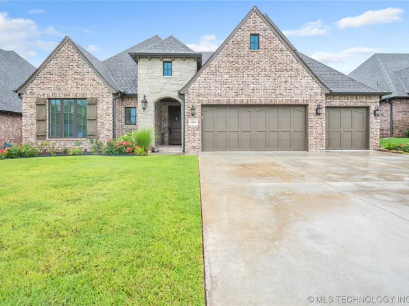 2236 W Decatur St, Broken Arrow, OK 74011