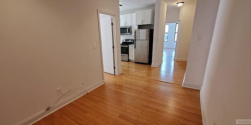 1st image of 2002 Regent Pl #9C