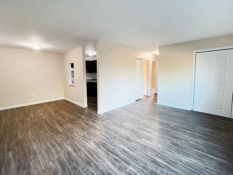 Twin Gables Apartments — Photo 22