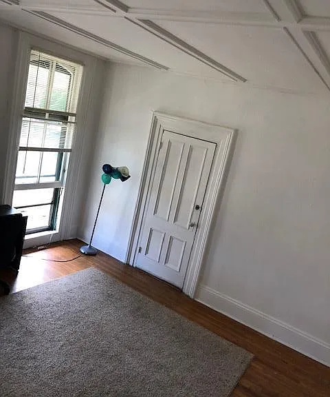 13 Benton Ave — Photo 4
