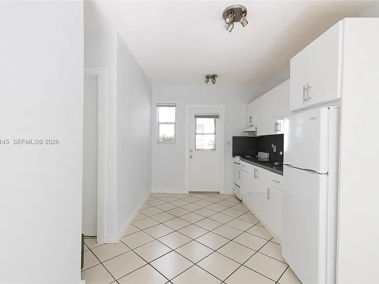 2825 SW 3rd Ave #4 — Photo 4