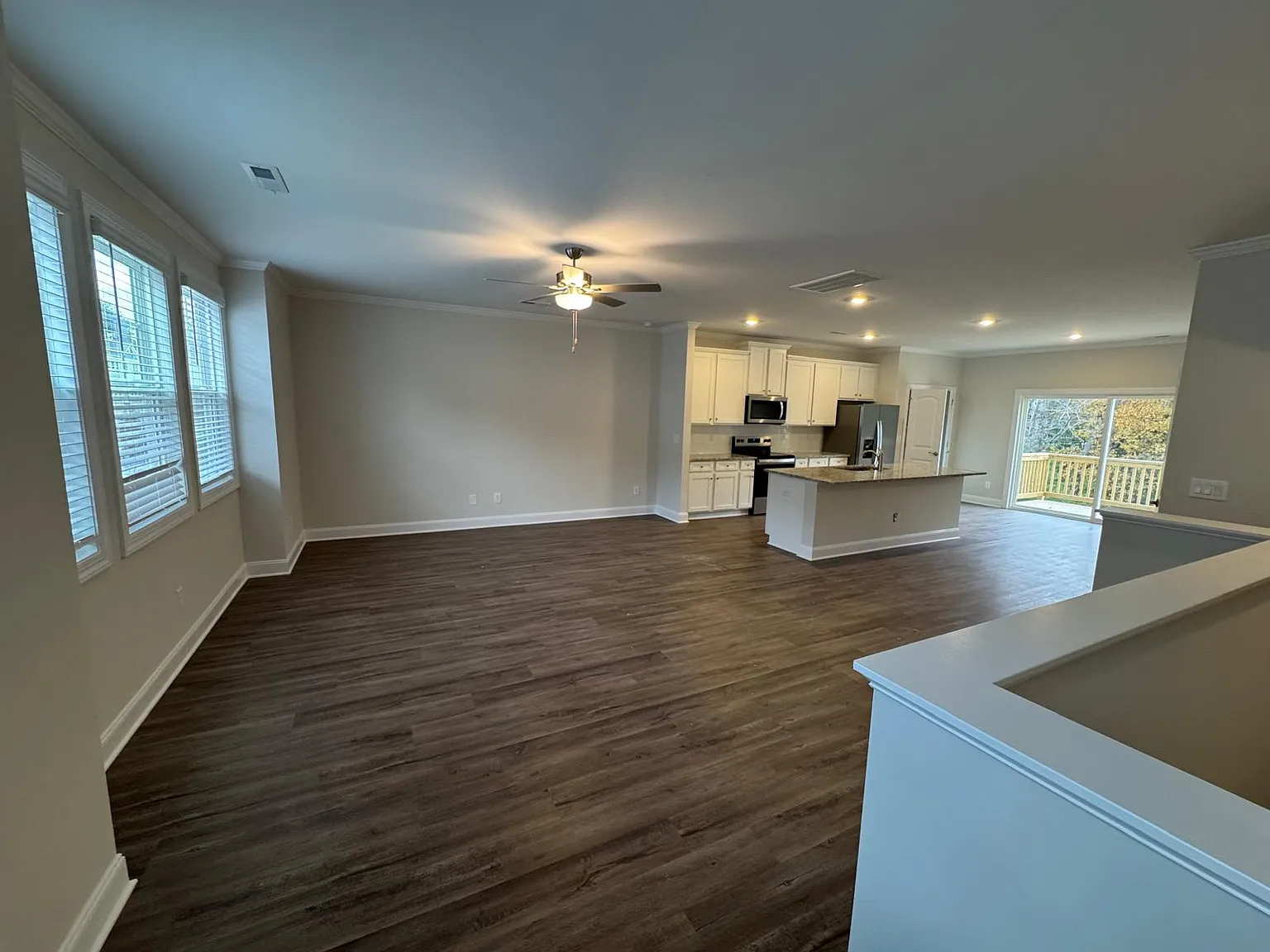 3 bed, 2.5 bath, 2172 sqft, $2,175 — Photo 2