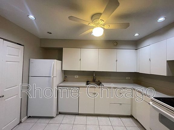 5th image of 40 E 9th St APT 306