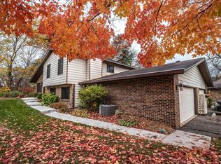 1030 Zanzibar Ln N, Plymouth, MN 55447