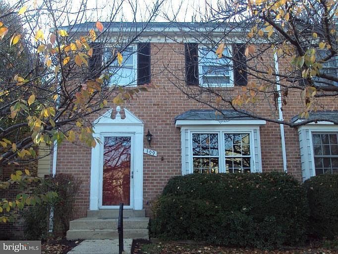 1st image of 309 Cherry Ct