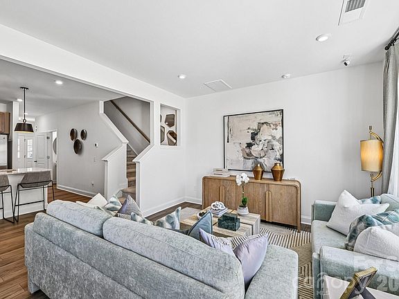 4th image of 7551 Ethora Way