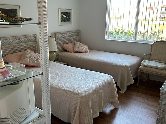 4th image of 1590 S 42nd Cir APT 112