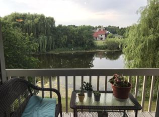 12400 Mac Alister Way UNIT 207, New Berlin, WI 53151