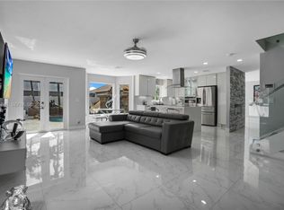 612 SW 179th Ave, Pembroke Pines, FL 33029