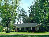 2nd image of 204 Meadowview Ln