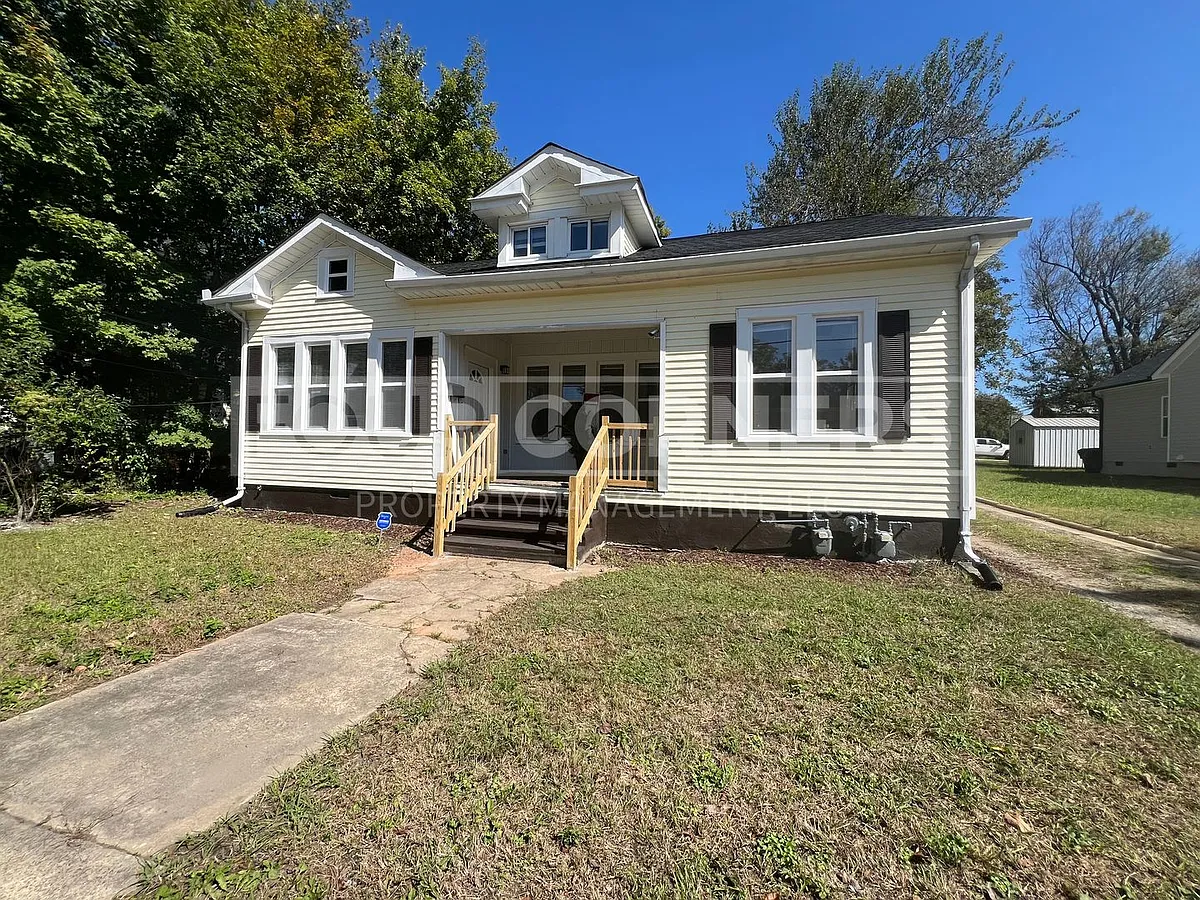 Building Photo - 516 Maple Ave #B