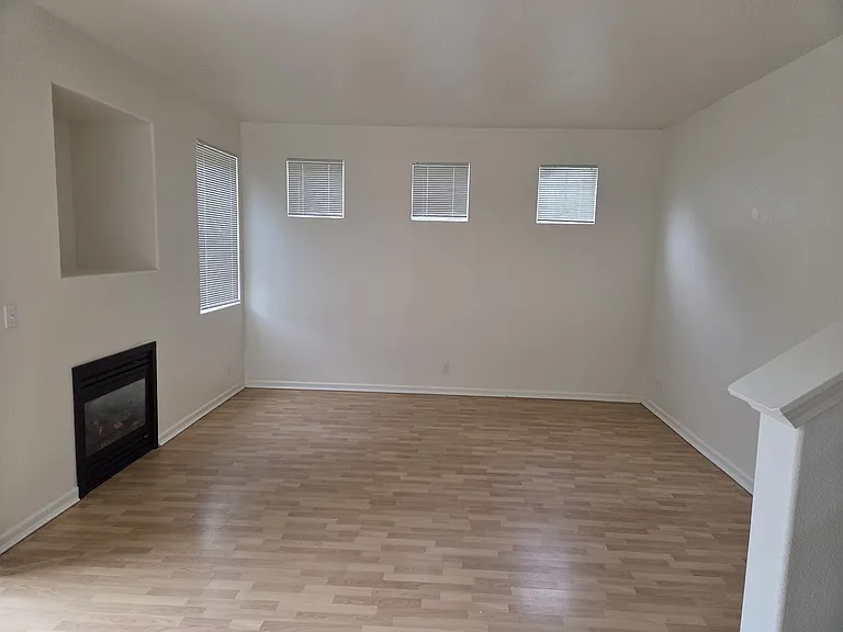 1627 Riley Ln — Photo 6