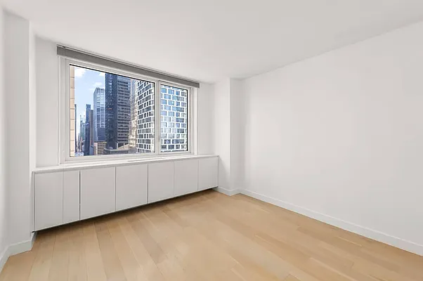 Rented by Mayell LLC | media 4