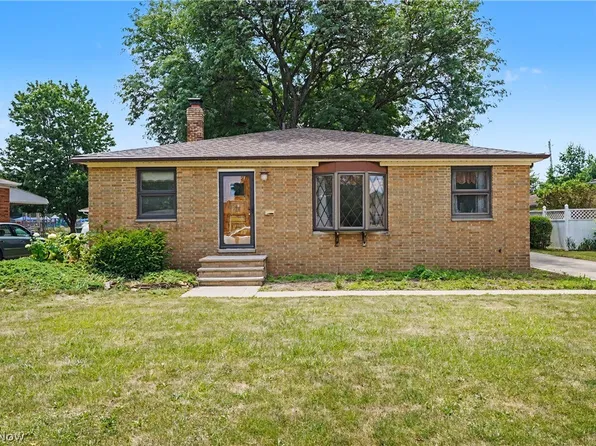 11905 Ronald Dr, Parma, OH 44130