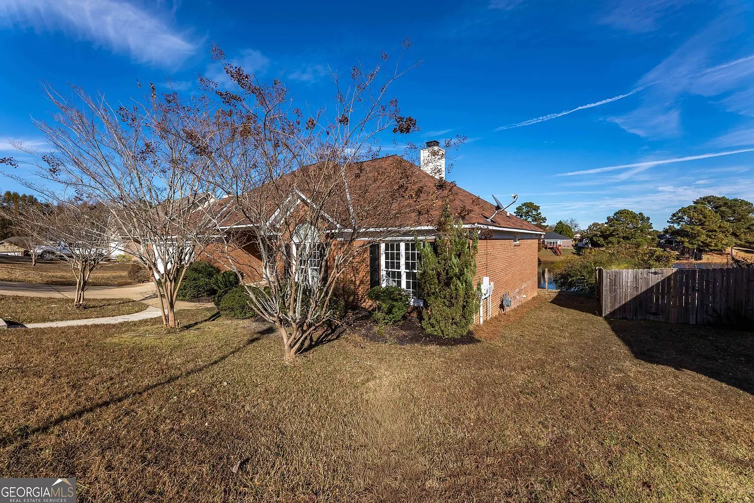 4 bed, 2043 sqft, $2,100 — Photo 3