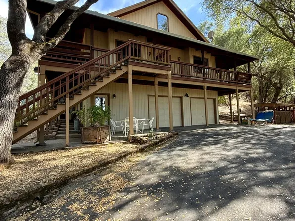 1877 Finnegan Ln, Angels Camp, CA 95222