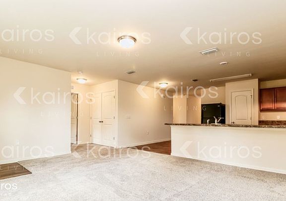 4th image of 2920 NE 2nd Pl