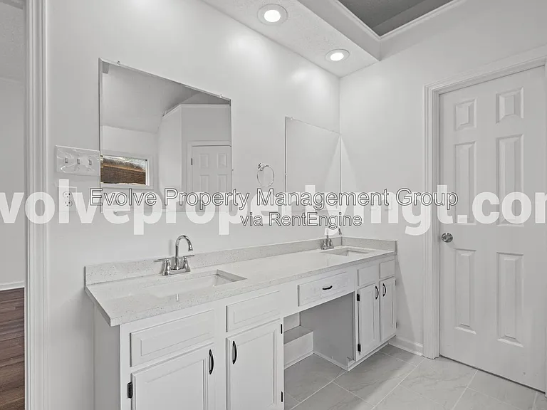 330 Bendigo Dr — Photo 20