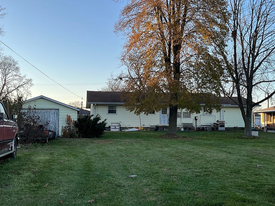 2nd image of 204 N Oak St