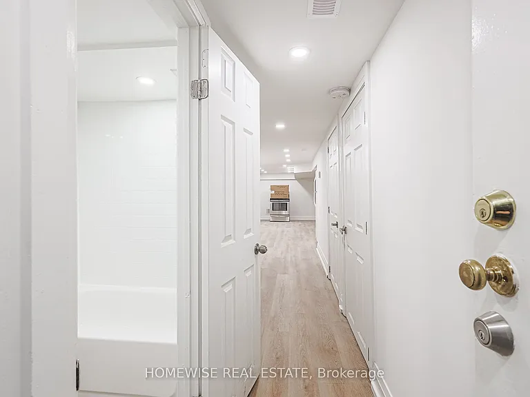 81 Shields Ave #LOWER — Photo 16
