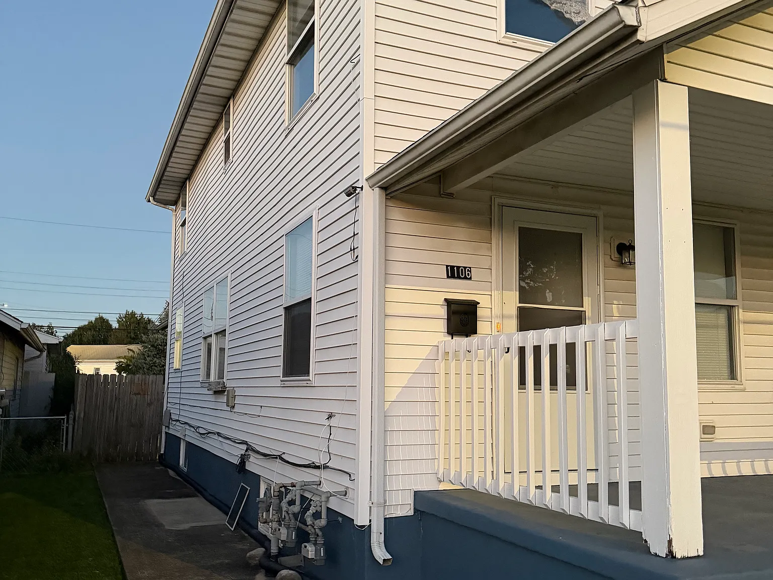 2 bed, 1100 sqft, $1,100 — Photo 2