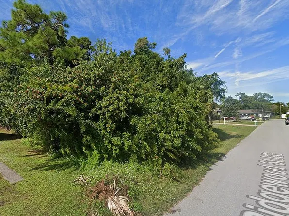 566 Ridgewood St, Port Charlotte, FL 33952