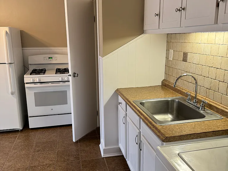 40 Stevens St #4 — Photo 10
