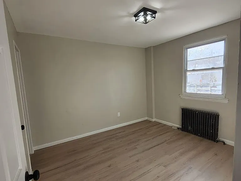 483 Lakeside Ave #1R — Photo 4