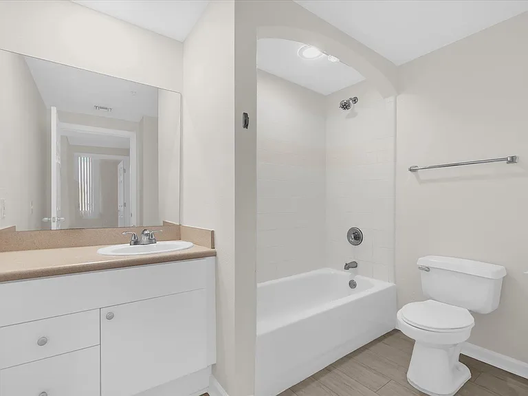 322 E Central Blvd #606 — Photo 4