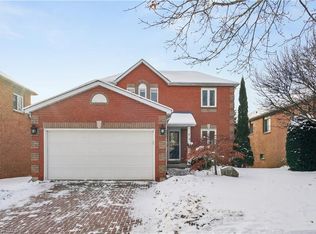 7 Birchway Pl, Halton Hills, ON L7J 2X4