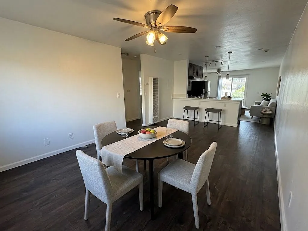 2 bed, 1150 sqft, $2,695 — Photo 3