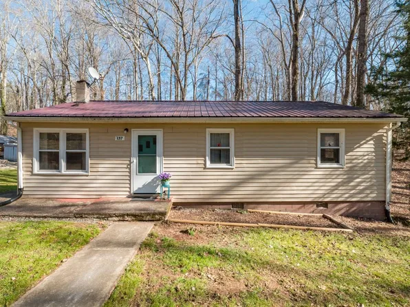 137 Central St, Brookneal, VA 24528
