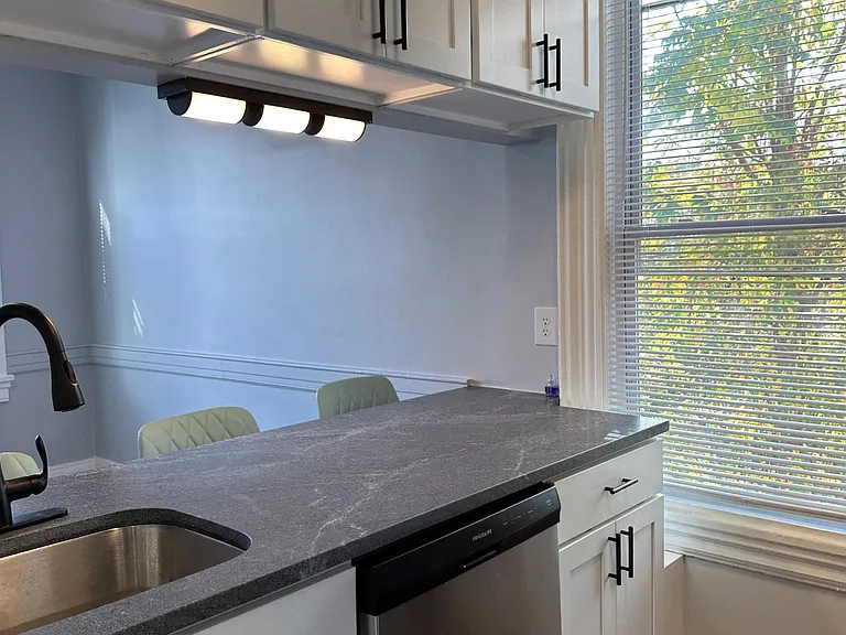 403 Oak St #3 — Photo 14